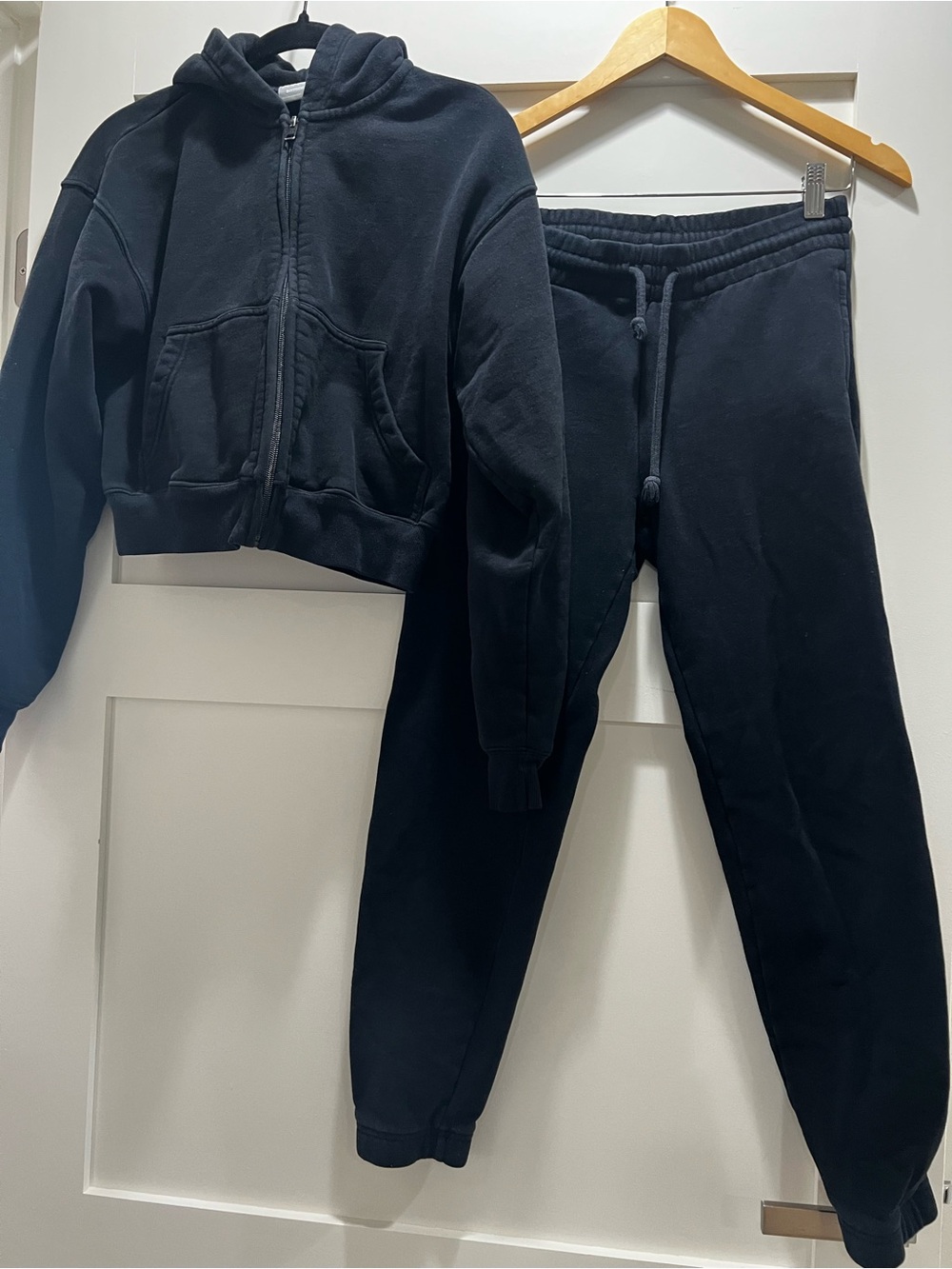 Aritzia Cozy Sweatfleece Boyfriend Boxy Zip Hoodie and perfect sweatpants